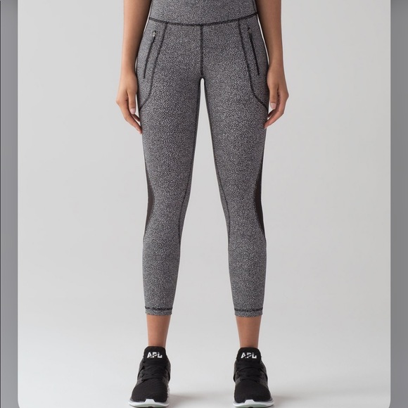 Lululemon Invigorate 7/8 Tight Luxtreme Leggings - Picture 2 of 9